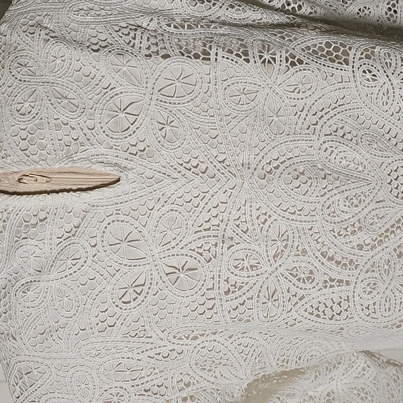 Ralph Lauren White Sheath Lace. Dress with Bateau Neckline. Excelent Condion. 10 - Picture 5 of 13